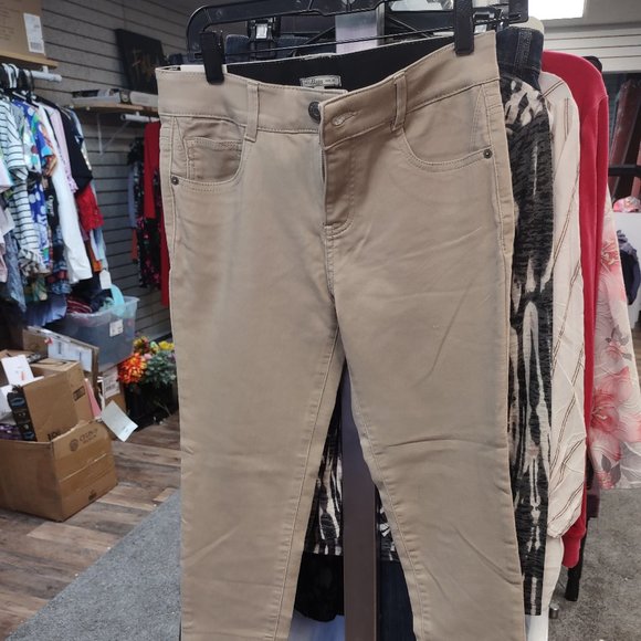 Tan jeans from BASS, size 4 - NWT - Picture 1 of 3